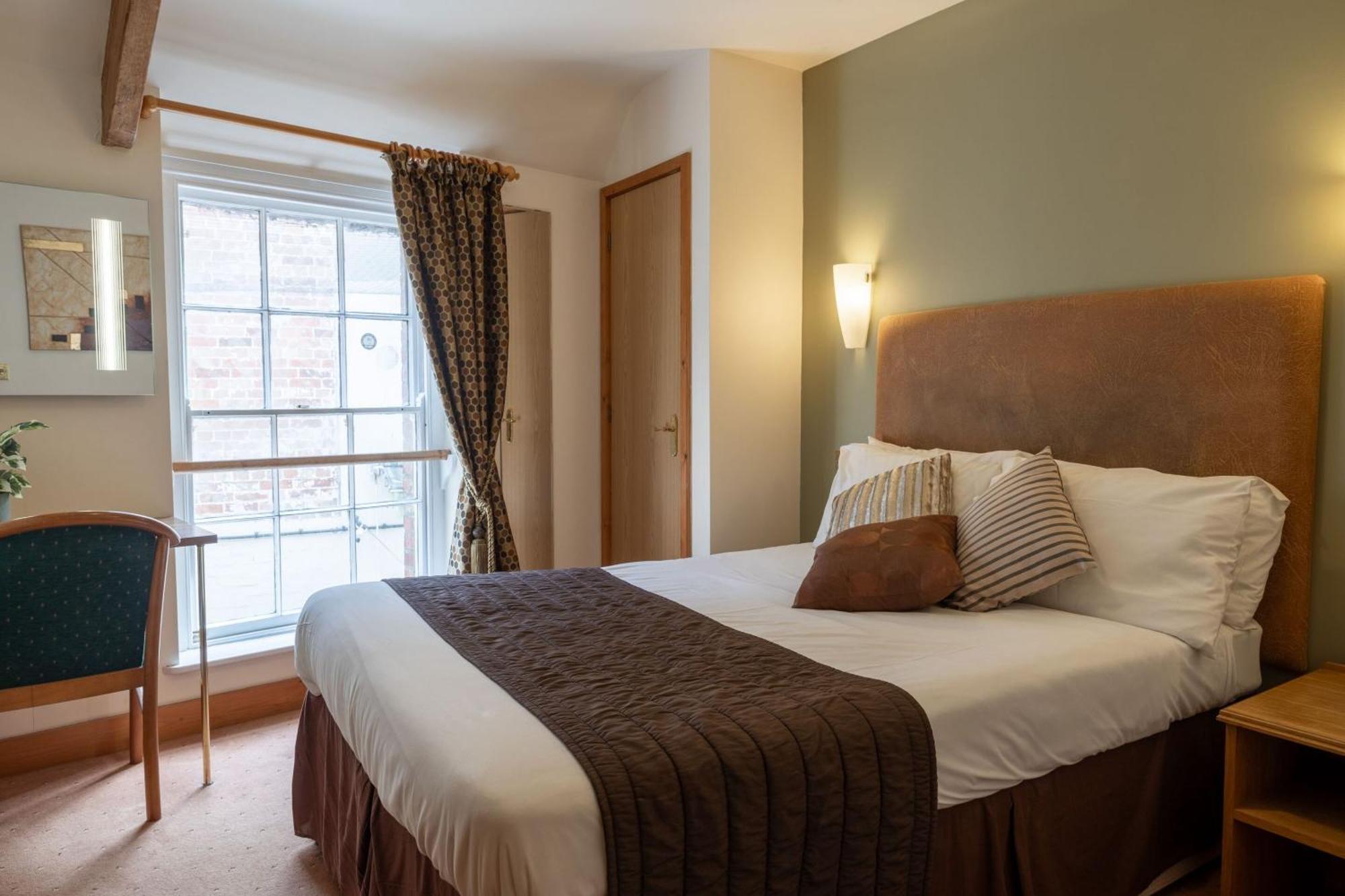 The Warehouse Hotel Yeovil Room photo
